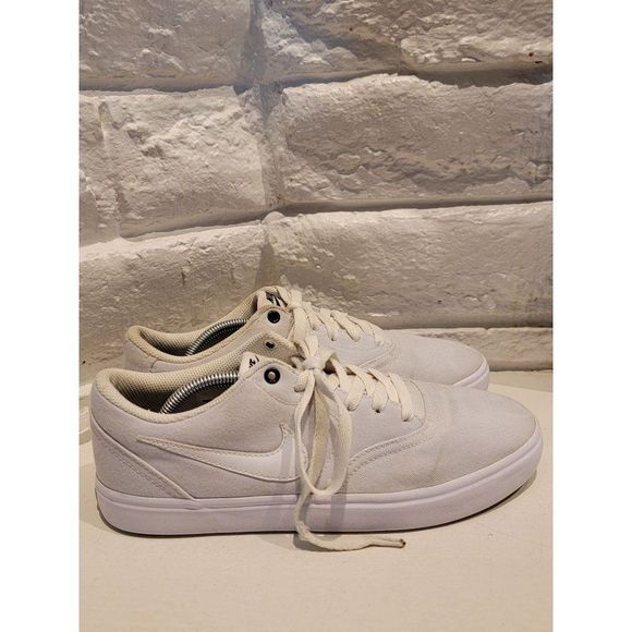 Nike White Sneakers Minimalist Design - Picture 4 of 12